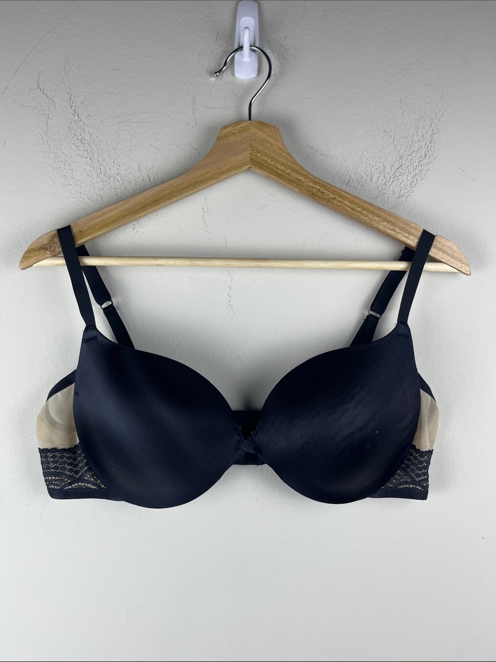 Maidenform Women's 40C Black Bra Everyday Comfort Adjustable Straps